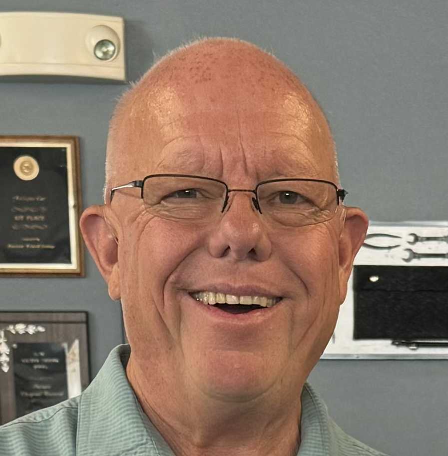 Portrait of author Kevan Sharp